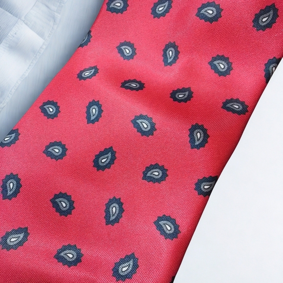 Elegant John Weitz Men's Necktie - Picture 3 of 4